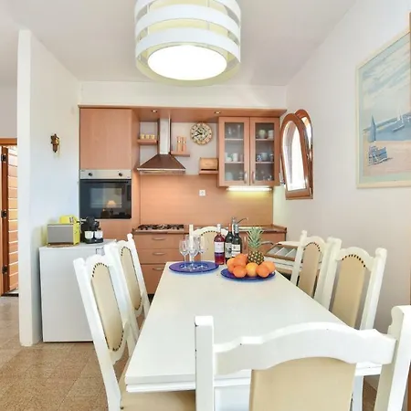 Two-bedroom Holiday In Basina